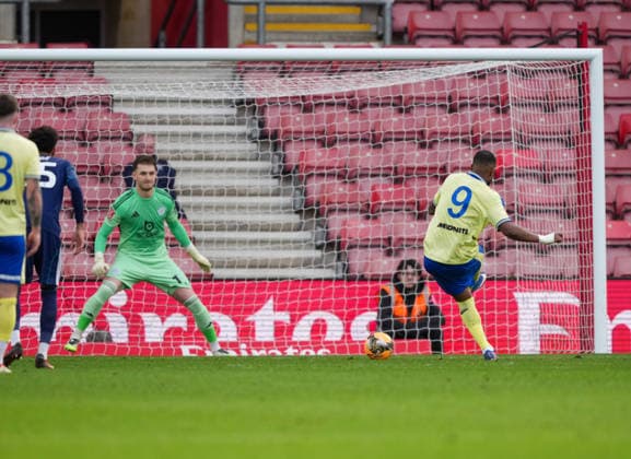 Southampton v Leicester City, FA Cup Fourth round, Football, St Marys Stadium, Southampton, UK - 14 Feb 2026 GOAL - Cyle Larin of Southampton scores from the spot. 1-0 Southampton St Marys Stadium Southampton GBR, UK NEWSPAPERS OUT Copyright: xSeanxRyanx