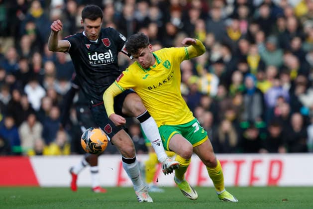 Norwich City v West Bromwich Albion Emirates FA Cup Krystian Bielik of West Bromwich Albion and Mathias Kvistgaarden of Norwich in action during the Emirates FA Cup Fourth Round match at Carrow Road, Norwich 14 02 2026 Commissioned for use in Newsquest Norfolk titles only. All other titles fees apply. UK Newspapers OUT Copyright: xPaulxChestertonx FIL-22967-0098