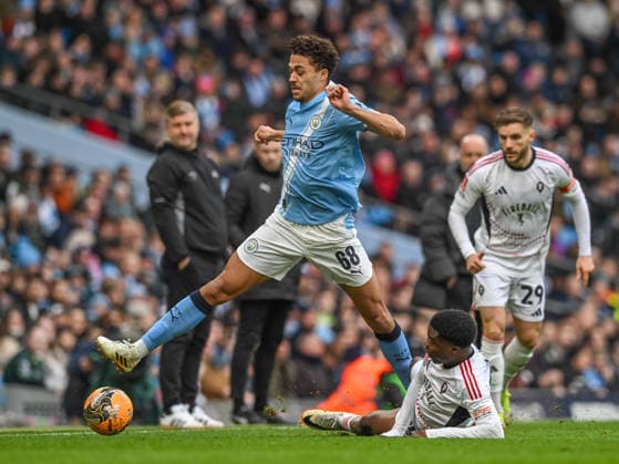 Manchester City v Salford City Emirates FA Cup Max Alleyne of Manchester City is fouled by Kelly NMai of Salford City during the Emirates FA Cup Fourth Round match at the Etihad Stadium, Manchester 14 02 2026 UK Newspapers OUT Copyright: xKarlxVallantinex FIL-22981-0023