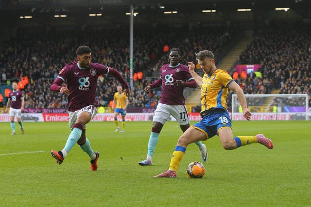 Rhys Oates of Mansfield Town Burnley v Mansfield Town, Emirates FA Cup, Fourth Round, Football, Turf Moor, Burnley, UK - 14 Feb 2026Burnley Turf Moor United Kingdom EDITORIAL USE ONLY No use with unauthorised audio, video, data, fixture lists, club league logos or live services. Online in-match use limited to 120 images, no video emulation. No use in betting, games or single club league player publications. Copyright: xPhilxOldham Shutterstockx 16608267aj
