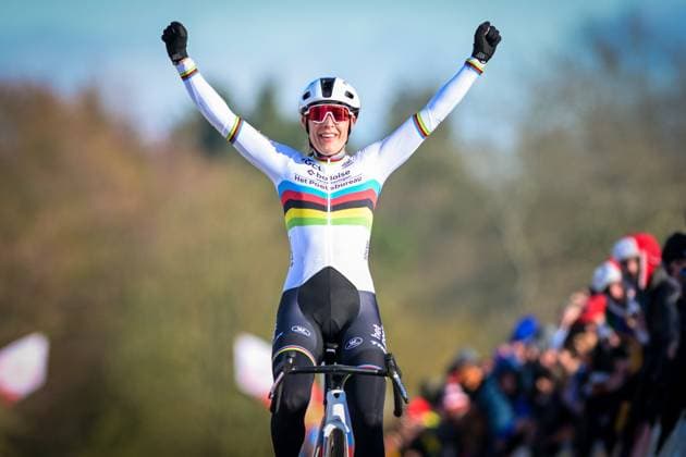Dutch Lucinda Brand celebrates as she crosses the finish line to win the elite women race of the Waaslandcross cyclocross cycling event, Saturday 14 February 2026 in Sint-Niklaas, the seventh and last race of the Exact Cross competition. DAVIDxPINTENS  x163409616x