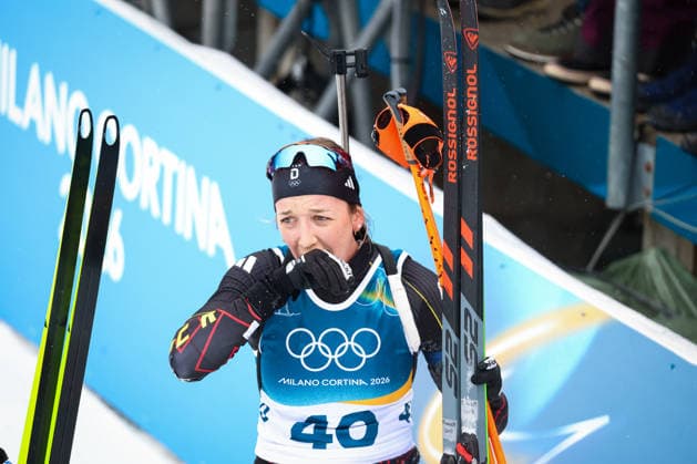 Antholz, Italien 14. Februar 2026: Biathlon Sprint Frauen 7,5 km - Olympia 2026 Im Bild: Franziska Preuss (GER) im Zielbereich. Anterselva Biathlon Arena *** Antholz, Italy 14 February 2026 Biathlon Sprint Women 7.5 km Olympia 2026 In the picture Franziska Preuss GER in the finish area Anterselva Biathlon Arena Copyright: xFotostandx xHettichx