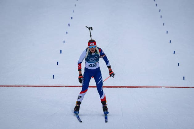 Antholz, Italien 14. Februar 2026: Biathlon Sprint Frauen 7,5 km - Olympia 2026 Im Bild: Ekaterina Avvakumova (KOR) im Zielbereich. Anterselva Biathlon Arena *** Antholz, Italy 14 February 2026 Biathlon Sprint Women 7.5 km Olympia 2026 In the picture Ekaterina Avvakumova KOR in the finish area Anterselva Biathlon Arena Copyright: xFotostandx xHettichx