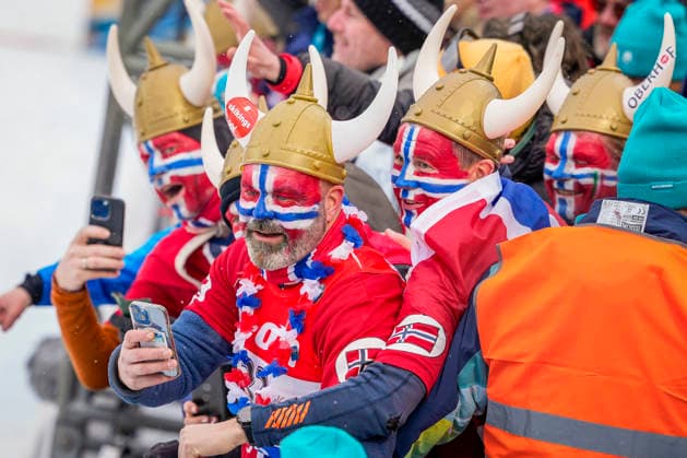 Winter Olympics in Milan Cortina 2026 Anterselva, Italy 20260214. Norwegian supporters wearing Viking helmets cheer on gold medalist Maren Kirkeeide after the women s 7.5 km sprint in biathlon during the Winter Olympics in Milano Cortina 2026. Photo: Heiko Junge NTB Anterselva Italy EDITORIAL USE ONLY. RESTRICTED USE FOR BETTING COMPANIES Ref:_SPO2DoKafZa0xQ.jpg *** Winter Olympics in Milan Cortina 2026 Anterselva, Italy 20260214 Norwegian supporters wearing Viking helmets cheer on gold medalist Maren Kirkeeide after the women s 7 5 km sprint in biathlon during the Winter Olympics in Milan Cortina 2026 Photo Heiko Junge NTB Anterselva Italy EDITORIAL USE ONLY RESTRICTED USE FOR BETTING COMPANIES  Copyright: xHeikoxJungex xNTBx
