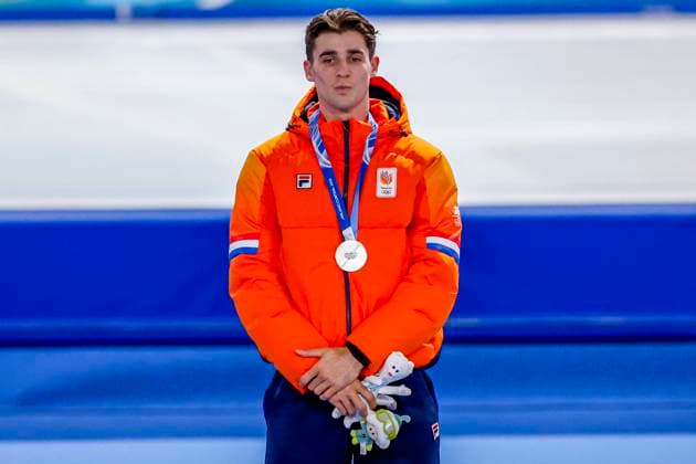 Jenning de Boo of the Netherlands smiling during the medal ceremony after Men s 500m, Milano Cortina 2026 Winter Olympics: Day 8, Speed skating, Eisschnelllauf - Milano Cortina 2026 Winter Olympics: Day 8, Milano Speed Skating Stadium, February 14, 2026, Milan, Italy.