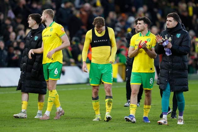 Norwich City v West Bromwich Albion Emirates FA Cup The Norwich players at the end of the Emirates FA Cup Fourth Round match at Carrow Road, Norwich 14 02 2026 Commissioned for use in Newsquest Norfolk titles only. All other titles fees apply. UK Newspapers OUT Copyright: xPaulxChestertonx FIL-22967-0185