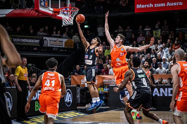 1 Basketball Bundesliga, easyCredit BBL, Season 2025 2026, Men, Main Round, Matchday 20, 14 02 2026, RASTA Vechta ratiopharm Ulm Mark Smith 13 ratiopharm ulm at the basket Vechta RASTA Dome Lower Saxony Germany