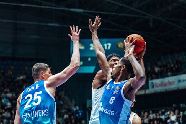 LJacob Knauf Skyliners Frankfurt, 25 , William Christmas Skyliners Frankfurt, 08 GER, Skyliners Frankfurt vs Basketball Loewen Braunschweig, Basketball, easycredit BBL, Bundesliga, Matchday 20, Season 2025 2026 14 02 2026 Eibner Pressefoto Attila Ziga GER, Skyliners Frankfurt vs Basketball Loewen Braunschweig, Basketball, easycredit BBL, Bundesliga, Matchday 20, Season 2025 2026 14 02 2026 Frankfurt am Main Copyright: xEibner-Pressefotox EP_AZA
