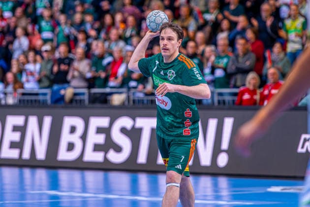 Leif Tissier TSV Hannover Burgdorf, No. 7 v l , TSV Hannover Burgdorf green against HSG Wetzlar white on matchday 21 of the 2025 2026 season in the DAIKIN Handball Bundesliga 14 02 2026, ZAG Arena Hannover, GER , Copyright: xJanxGuentherx xTSVxHannover-Burgdorfx