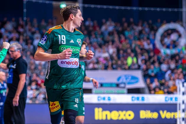 Marius Steinhauser TSV Hannover Burgdorf, No. 19 v l , TSV Hannover Burgdorf green against HSG Wetzlar white on matchday 21 of the 2025 2026 season in the DAIKIN Handball Bundesliga 14 02 2026, ZAG Arena Hannover, GER , Copyright: xJanxGuentherx xTSVxHannover-Burgdorfx