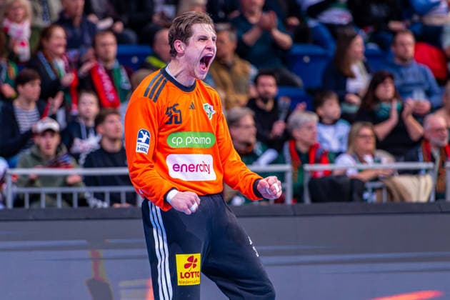 Joel Birlehm TSV Hannover Burgdorf, No. 35 v l , TSV Hannover Burgdorf green against HSG Wetzlar white on matchday 21 of the 2025 2026 season in the DAIKIN Handball Bundesliga 14 02 2026, ZAG Arena Hannover, GER , Copyright: xJanxGuentherx xTSVxHannover-Burgdorfx