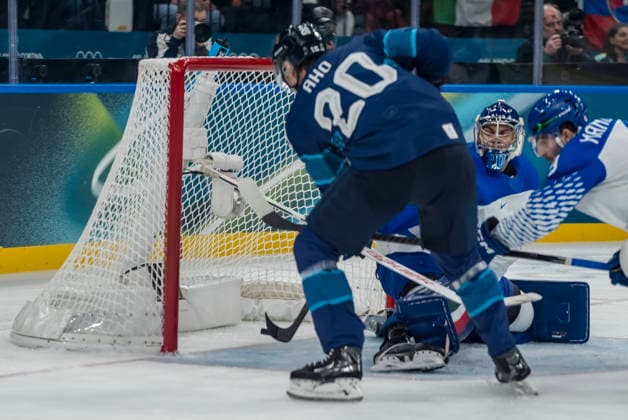 February 14, 2026, Milan, Lombardy, Italy: Forward Sebastian Aho 20 of Team Finland makes a goal against Team Italy in the Preliminary Round Group B at the Milano Santagiulia Ice hockey, Eishockey Arena in MILAN, Italy during the 2026 Milano Cortina Winter Olympics. Olympics 2026: Milano Cortina: Ice Hockey Mens: Sebastian Aho  - ZUMAa161 20260214_oly_a161_067 Copyright: xWalterxG.xArcex
