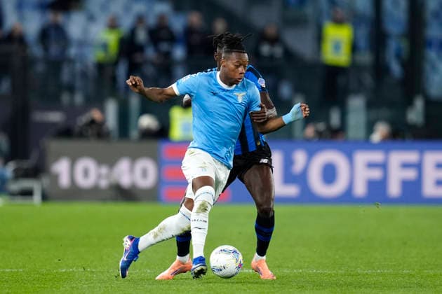 Tijjani Noslin (SS Lazio) and Odilon Kossounou (Atalanta BC) battle for the ball, Serie A, SS Lazio v Atalanta BC, Olimpico Stadium, February 14, 2026, Roma, Italy.