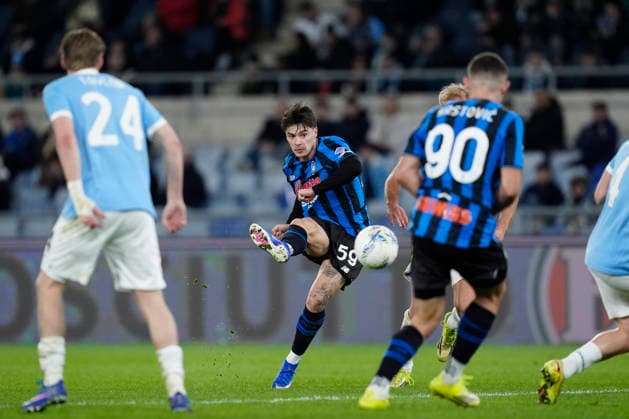 Nicola Zalewski (Atalanta BC) scores his team s second goal, Serie A, SS Lazio v Atalanta BC, Olimpico Stadium, February 14, 2026, Roma, Italy.