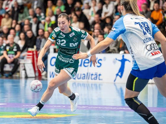 Haruno Sasaki Frisch Auf Women, 32 with speed on the ball, Frisch Auf Goeppingen vs Sport Union Neckarsulm, Handball, 1 Bundesliga, Season 2025 2026, 14 02 2026 Frisch Auf Goeppingen vs Sport Union Neckarsulm, Handball, 1 Bundesliga, Season 2025 2026, 14 02 2026 Goeppingen Copyright: xMichaelxSchmidt Eibner-Pressefotx EP_MST