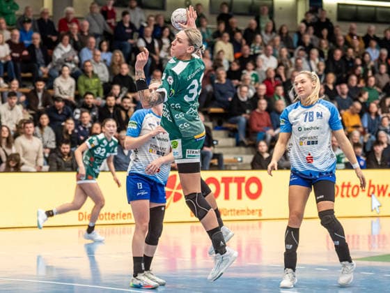 Luisa Schulze Frisch Auf Frauen, 33 comes free to throw at the circle, Frisch Auf Goeppingen vs Sport Union Neckarsulm, Handball, 1 Bundesliga, Season 2025 2026, 14 02 2026 Frisch Auf Goeppingen vs Sport Union Neckarsulm, Handball, 1 Bundesliga, Season 2025 2026, 14 02 2026 Goeppingen Copyright: xMichaelxSchmidt Eibner-Pressefotx EP_MST