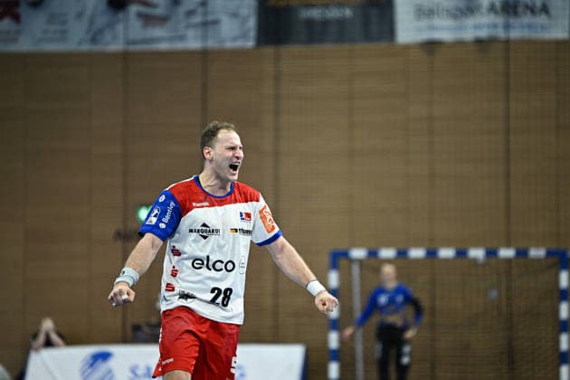 Tobias Heinzelmann HBW Balingen Weilstetten, 28 cheers after the end of the match HC Elbflorenz 2006 vs HBW Balingen Weilstetten, 2 Handball Bundesliga Men, Season 2025 2026, 14 02 2026 HC Elbflorenz 2006 vs HBW Balingen Weilstetten, 2 Handball Bundesliga Men, Season 2025 2026, 14 02 2026 Dresden Copyright: xEibner-Pressefoto xHoepnerx EP_PHR