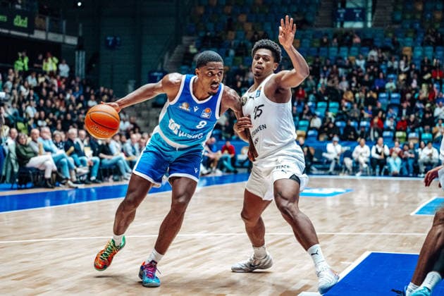 William Christmas Skyliners Frankfurt, 08 , Grant Sherfield Basketball Loewen Braunschweig, 25 GER, Skyliners Frankfurt vs Basketball Loewen Braunschweig, Basketball, easycredit BBL, Bundesliga, 20 Matchday, Season 2025 2026 14 02 2026 Eibner Pressefoto Attila Ziga GER, Skyliners Frankfurt vs Basketball Loewen Braunschweig, Basketball, easycredit BBL, Bundesliga, 20 Matchday, Season 2025 2026 14 02 2026 Frankfurt am Main Copyright: xEibner-Pressefotox EP_AZA