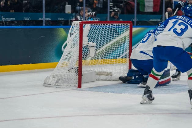 February 14, 2026, Milan, Lombardy, Italy: Forward Sebastian Aho 20 of Team Finland makes a goal against Team Italy in the Preliminary Round Group B at the Milano Santagiulia Ice hockey, Eishockey Arena in MILAN, Italy during the 2026 Milano Cortina Winter Olympics. Milan Italy - ZUMAa161 20260214_oly_a161_087 Copyright: xWalterxG.xArcex