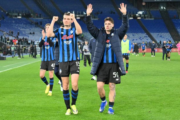 Foto IPP Roberto Ramaccia Roma 14 2 2026 Campionato di Calcio Serie A 2025 2026 Lazio vs Atalanta Nella foto Atalanta s players celebrate their victory at the end of the match Italy Photo Press - World Copyright Roma italy Italia ITALY  Copyright: xR4924_italyphotopressx
