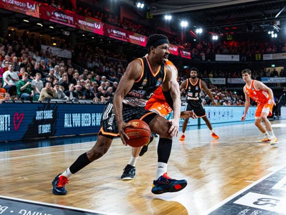 Justin Simon ratiopharm Ulm, 15 on the dribble RASTA Vechta vs ratiopharm Ulm, Basketball, easyCredit Basketball Bundesliga, Matchday 20, Season 2025 2026, 14 02 2026 RASTA Vechta vs ratiopharm Ulm, Basketball, easyCredit Basketball Bundesliga, Matchday 20, Season 2025 2026, 14 02 2026 Vechta Copyright: xEibner-Pressefoto DamianxKruczynx EP_DKI
