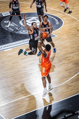 1 Basketball Bundesliga, easyCredit BBL, Season 2025 2026, Men, Main Round, Matchday 20, 14 02 2026, RASTA Vechta ratiopharm Ulm TJ Bamba 5 RASTA Vechta jumpshot blocked by Mark Smith 13 ratiopharm ulm Vechta RASTA Dome Lower Saxony Germany