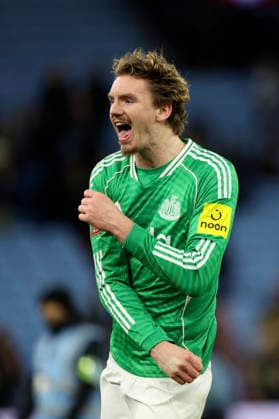 Aston Villa v Newcastle United - Emirates FA Cup Fourth Round Nick Woltemade of Newcastle United celebratea after winning the Emirates FA Cup Fourth Round match between Aston Villa and Newcastle United on February 14, 2026 in Birmingham, England. WARNING! This Photograph May Only Be Used For Newspaper And Or Magazine Editorial Purposes. May Not Be Used For Publications Involving 1 player, 1 Club Or 1 Competition Without Written Authorisation From Football DataCo Ltd. For Any Queries, Please Contact Football DataCo Ltd on +44 (0) 207 864 9121 Birmingham Villa Park England United Kingdom Copyright: xAllstarxPicturexLibraryxLtdx