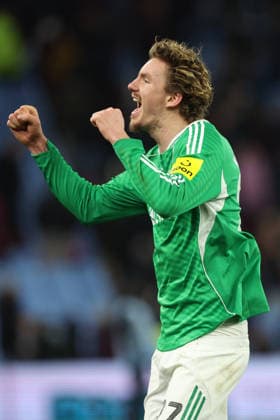 Aston Villa v Newcastle United - Emirates FA Cup Fourth Round Nick Woltemade of Newcastle United celebratea after winning the Emirates FA Cup Fourth Round match between Aston Villa and Newcastle United on February 14, 2026 in Birmingham, England. WARNING! This Photograph May Only Be Used For Newspaper And Or Magazine Editorial Purposes. May Not Be Used For Publications Involving 1 player, 1 Club Or 1 Competition Without Written Authorisation From Football DataCo Ltd. For Any Queries, Please Contact Football DataCo Ltd on +44 (0) 207 864 9121 Birmingham Villa Park England United Kingdom Copyright: xAllstarxPicturexLibraryxLtdx
