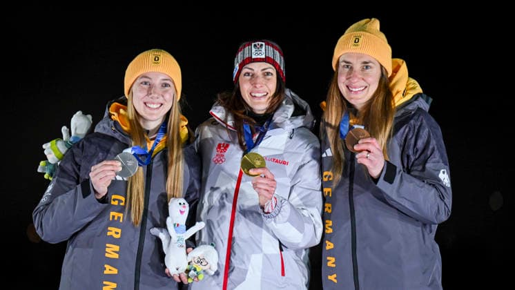 OLYMPICS - Winter Olympic Games, Olympische Spiele, Olympia, OS Milano Cortina 2026 CORTINA D AMPEZZO,ITALY,14.FEB.26 - OLYMPICS, SKELETON - Winter Olympic Games Milano Cortina 2026, women, medal ceremony. Image shows Susanne Kreher (GER), Janine Flock (AUT) and Jacqueline Pfeifer (GER)the rejoicing of Susanne Kreher (GER), Janine Flock (AUT) and Jacqueline Pfeifer (GER).  GEPAxpictures xAlexanderxSolc