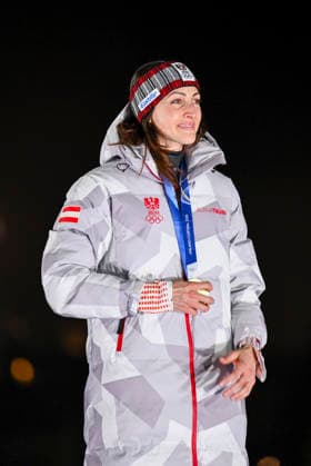 OLYMPICS - Winter Olympic Games, Olympische Spiele, Olympia, OS Milano Cortina 2026 CORTINA D AMPEZZO,ITALY,14.FEB.26 - OLYMPICS, SKELETON - Winter Olympic Games Milano Cortina 2026, women, medal ceremony. Image shows the rejoicing of Janine Flock (AUT).  GEPAxpictures xAlexanderxSolc
