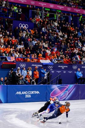 2026-02-14 Short Track Speed skating, Eisschnelllauf - Milano Cortina 2026 Winter Olympics - Day 8 MILAN, ITALY - FEBRUARY 14: Jens van t Wout of the Netherlands, Andrew Heo of United States of America competing in the Men s 1500m during Day 8 of Short Track Speed Skating - Milano Cortina 2026 Winter Olympics at Milano Ice Skating Arena on February 14, 2026 in Milan, Italy. (Photo by Joris Verwijst BSR Agency) Milan Italy Content not available for redistribution in The Netherlands directly or indirectly through any third parties. Copyright: xBSRxAgencyx