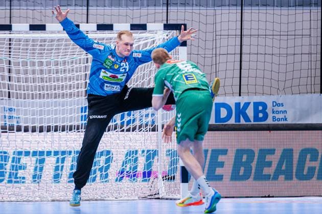 f l David Spaeth Rhein Neckar Loewen, 29 , Florian Kranzmann GWD Minden, 05 at the seven-meter 7 meter throw GER, GWD Minden vs Rhein Neckar Loewen, Handball, 1 Bundesliga, 21 Matchday, Season 2025 2026, 14 02 2026 GER, GWD Minden vs Rhein Neckar Loewen, Handball, 1 Bundesliga, 21 Matchday, Season 2025 2026, 14 02 2026 Minden Copyright: xEibner-Pressefoto JanxRollingerx EP_JSK