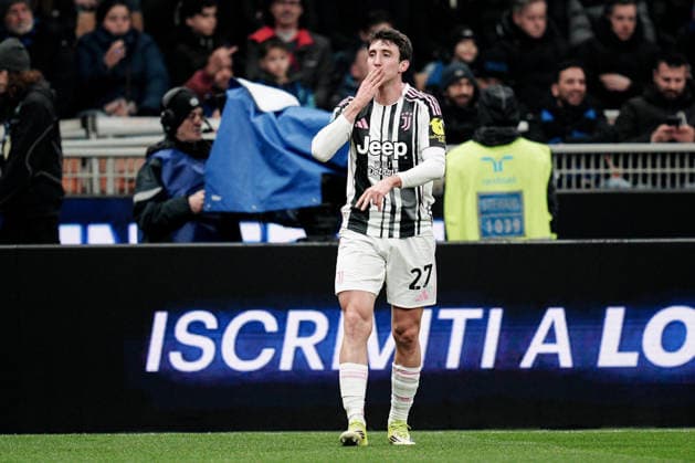 Juventus Andrea Cambiaso celebrates after scoring goal for his team during the Serie A soccer match between Inter and Juventus at the San Siro Stadium in Milan , north Italy - Saturday, February 14, 2025. - Soccer .  Copyright: xMarcoxAlpozzi LaPressex