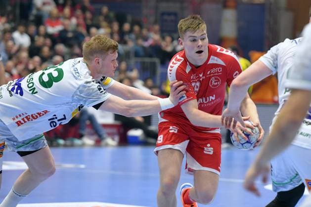 Reynir Thor Stefansson MT Melsungen 19 on the ball , Ymir Oern Gislason Frisch Auf Goeppingen 33 , GER, MT Melsungen Frisch Auf Goeppingen, Handball, 1 Bundesliga, Matchday 21, Season 2025 2026, 14 02 2026, GER, MT Melsungen Frisch Auf Goeppingen, Handball, 1 Bundesliga, Matchday 21, Season 2025 2026, 14 02 2026 Kassel Copyright: xEibner-Pressefotox xRolandxSippelx EP_RSL