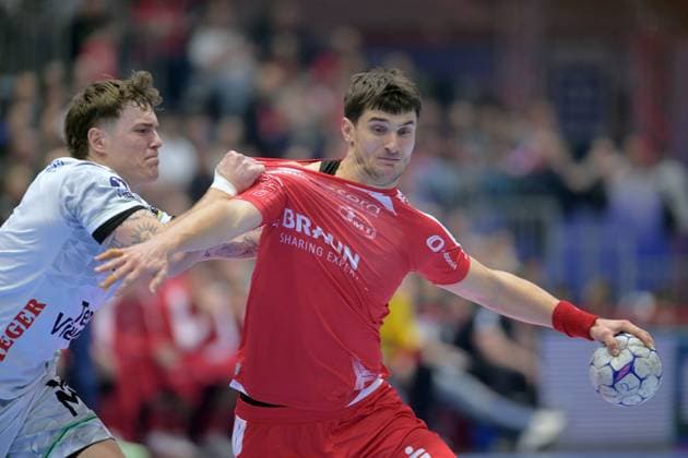 Victor Kloeve Frisch Auf Goeppingen 7 L , Nikolaj Enderleit MT Melsungen 4 on the ball , GER, MT Melsungen Frisch Auf Goeppingen, Handball, 1 Bundesliga, 21 Matchday, Season 2025 2026, 14 02 2026, GER, MT Melsungen Frisch Auf Goeppingen, Handball, 1 Bundesliga, 21 Matchday, Season 2025 2026, 14 02 2026 Kassel Copyright: xEibner-Pressefotox xRolandxSippelx EP_RSL