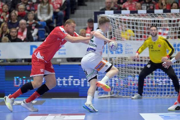 Oskar Neudeck Frisch Auf Goeppingen 2 on the ball , Dainis Kristopans MT Melsungen 10 L , GER, MT Melsungen Frisch Auf Goeppingen, Handball, 1 Bundesliga, 21 Matchday, Season 2025 2026, 14 02 2026, GER, MT Melsungen Frisch Auf Goeppingen, Handball, 1 Bundesliga, 21 Matchday, Season 2025 2026, 14 02 2026 Kassel Copyright: xEibner-Pressefotox xRolandxSippelx EP_RSL