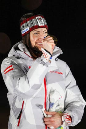 OLYMPICS - Winter Olympic Games, Olympische Spiele, Olympia, OS Milano Cortina 2026 CORTINA D AMPEZZO,ITALY,14.FEB.26 - OLYMPICS, SKELETON - Winter Olympic Games Milano Cortina 2026, women, medal ceremony. Image shows the rejoicing of Janine Flock (AUT).  GEPAxpictures xMaticxKlansek