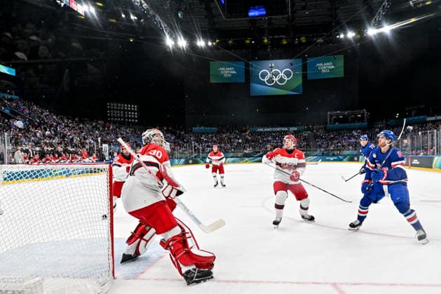 14 02 2026, Milano, Santa Giulia Ice hockey, Eishockey Arena, Winter Olympics: USA - Denmark (Ice Hockey), goalkeeper Mads Sogaard of Denmark, Kyle Connor of United States Milano Santa Giulia Ice Hockey Arena Lombardy Italy *** 14 02 2026, Milano, Santa Giulia Ice Hockey Arena, Winter Olympics USA Denmark Ice Hockey , goalkeeper Mads Sogaard of Denmark, Kyle Connor of United States Milano Santa Giulia Ice Hockey Arena Lombardy Italy Copyright: xJustPictures.ch AndreaxBrancax jp-en-AnBr-AB-DSC_329614022026
