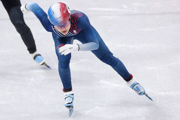 Winter Olympics - Cloe Ollivier At Short Track Speed skating, Eisschnelllauf Women 1000M Cloe Ollivier of Team France compete in heat 1 of the Short Track Speed Skating Women s 1000m on day eight of the Milano Cortina 2026 Winter Olympic Games, Olympische Spiele, Olympia, OS at Milano Ice Skating Arena on February 14, 2026 in Milan, Italy. Photo by Alexis Jumeau ABACAPRESS.COM Milan Italy  Copyright: xJumeauxAlexis ABACAx