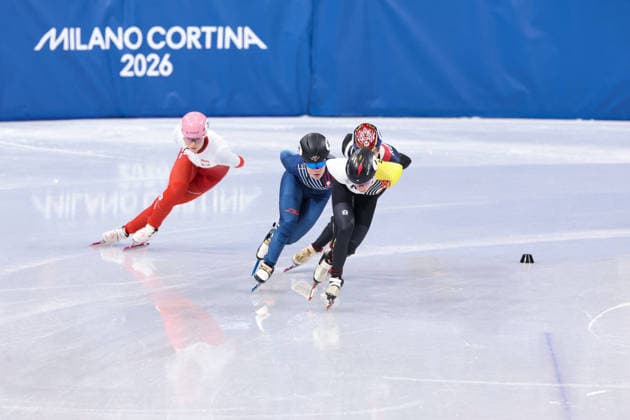 Winter Olympics - Aurelie Leveque At Short Track Speed skating, Eisschnelllauf Women 1000M DESMET Hanne of Team Belgium and Aurelie Leveque of Team France compete in heat 2 of the Short Track Speed Skating Women s 1000m on day eight of the Milano Cortina 2026 Winter Olympic Games, Olympische Spiele, Olympia, OS at Milano Ice Skating Arena on February 14, 2026 in Milan, Italy. Photo by Alexis Jumeau ABACAPRESS.COM Milan Italy  Copyright: xJumeauxAlexis ABACAx