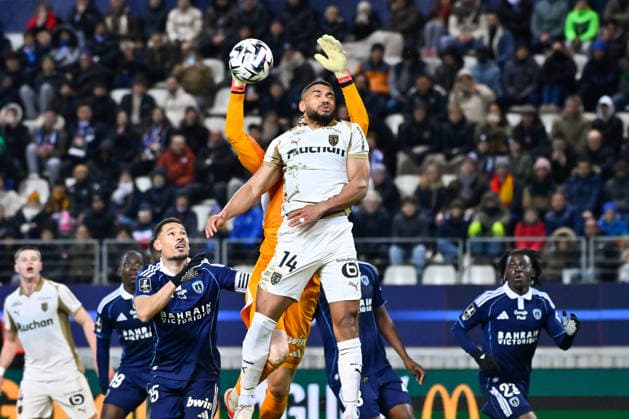 FOOTBALL : Paris FC vs Lens - Ligue 1 - 14 02 2026 Matthieu Udol ( 14 - Lens ) and Kevin Trapp ( 35 - PFC ) during the Ligue 1 match between Paris FC and RC Lens at Stade Jean Bouin on February 14, 2026 in Paris, France. ( Photo by Federico Pestellini PsnewZ ) - ParisFrance  Copyright: xFedericoxPestellinix