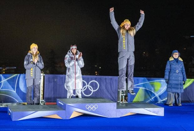 MILANO CORTINA 2026 - OLYMPISCHE WINTERSPIELE - CORTINA D™AMPEZZO - SKELETON FRAUEN ** NUR FÜR REDAKTIONELLE ZWECKE ** EDITORIAL USE ONLY **<p>14 02 2026-Cortina d™Ampezzo: Olympische Winterspiele Milano Cortina 2026 Skeleton Frauen Cortina Sliding Centre im Foto: Jacqueline Pfeifer 6 (GER), Janine Flock 1 (AUT), Susanne Kreher 8 (GER) ( Italien Venetien Cortina d™Ampezzo Copyright: SaschaxFromm *** MILANO CORTINA 2026 OLYMPIC WINTER GAMES CORTINA D™AMPEZZO SKELETON WOMEN FOR EDITORIAL PURPOSES ONLY p 14 02 2026 Cortina d™Ampezzo Olympic Winter Games Milano Cortina 2026 Skeleton Women Cortina Sliding Centre in photo Jacqueline Pfeifer 6 GER , Janine Flock 1 AUT , Susanne Kreher 8 GER Italy Veneto Cortina d™Ampezzo Copyright SaschaxFromm Copyright: SaschaxFromm doc84ks7a8dasiznytmo11 ,EDITORIAL USE ONLY