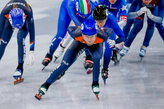 Xandra Velzeboer of the Netherlands and Arianna Fontana of Italy Women s 3000m Relay Semifinals, Milano Cortina 2026 Winter Olympics: Day 8, Short Track Speed skating, Eisschnelllauf - Milano Cortina 2026 Winter Olympics: Day 8, Milano Speed Skating Stadium, February 14, 2026, Milan, Italy.