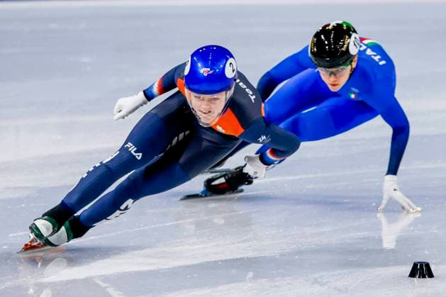Xandra Velzeboer of the Netherlands and Arianna Fontana of Italy Women s 3000m Relay Semifinals, Milano Cortina 2026 Winter Olympics: Day 8, Short Track Speed skating, Eisschnelllauf - Milano Cortina 2026 Winter Olympics: Day 8, Milano Speed Skating Stadium, February 14, 2026, Milan, Italy.