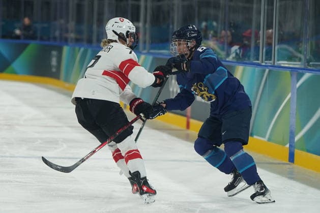 Milano Cortina, 2026 , Winter Olympic Games, Olympische Spiele, Olympia, OS Olympics, Winter-Olympische spiele 2026 , Eishockey Frauen, Finnland-Schweiz, Finland vs Switzerland, Finland vs Switzerland Women , Milano, Ice hockey, Eishockey Arena Rho Milano, Lara Stalder SUI Elli Suoranta Finland, Finnland FIN Photocopyright Gladys Chai von der Laage *** Milano Cortina, 2026 , Winter Olympic Games, Olympics, Winter Olympics 2026 , Ice Hockey Women, Finland Switzerland, Finland vs Switzerland, Finland vs Switzerland Women , Milano, Ice Hockey Arena Rho Milano, Lara Stalder SUI Elli Suoranta Finland, Finland FIN Photocopyright Gladys Chai von der Laage