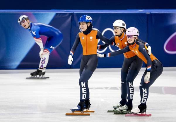 MILAN - Michelle Velzeboer, Selma Poutsma, and ZoÃ« Deltrap during the 3000-meter relay short track Speed skating, Eisschnelllauf event at the Milan Ice Skating Area at the Milan Winter Olympics. SEM VAN DER WAL ANP xVIxANPxSportx xxANPxIVx 550714187 originalFilename: 550714187.jpg