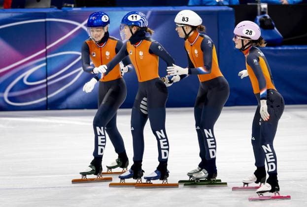MILAN Xandra Velzeboer, Michelle Velzeboer, Selma Poutsma, and ZoÃ« Deltrap during the 3000-meter relay in the short track Speed skating, Eisschnelllauf event at the Milan Ice Skating Area at the Milan Winter Olympics. SEM VAN DER WAL ANP xVIxANPxSportx xxANPxIVx 550714219 originalFilename: 550714219.jpg