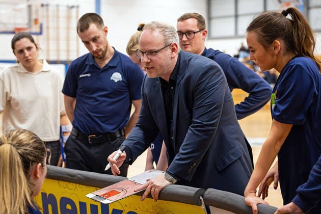 14 02 2026, xovx, Basketball Women 2 Bundesliga Nord, Bender Baskets Grünberg Astro Ladies Bochum Coach Mario Zurkowski VfL VIACTIV AstroLadies Bochum Grünberg Sporthalle Theo Koch Schule Hessen Germany EN