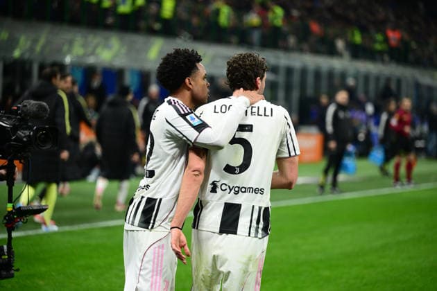 FC Internazionale v Juventus FC - Serie A Manuel Locatelli of Juventus FC celebrates after scoring his team s second goal during the Serie A match between Inter Milan and Juventus at San Siro Stadium in Milan, Italy, on February 14, 2026. Milan Lombardy Italy  Copyright: xAndreaxDiodatox originalFilename:diodato-intermil260214_npbWH.jpg