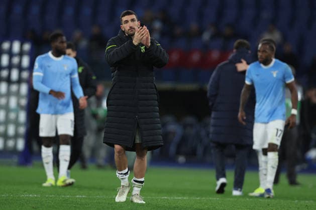 CALCIO - Serie A - SS Lazio vs Atalanta BC Rome, Italy - February 14, 2026: Danilo Cataldi of Lazio greets fans at end of the Serie A Enilive 2025-2026 football match between S.S. Lazio vs Atalanta Bergamasca Calcio at Olympic Stadium. Rome Italy  Copyright: xIPAxSport ABACAx